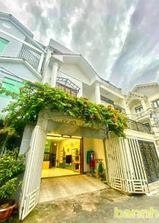 Nhà đẹp 2 lầu ST mặt tiền hẻm xe hơi Lê Thị Chợ, Phường Phú Thuận, Quận 7