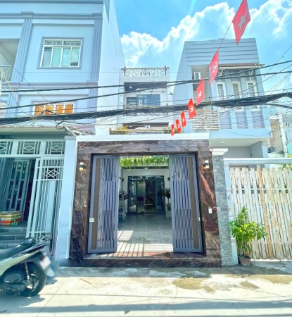 Nhà xinh lung linh 2 lầu mặt tiền hẻm xe hơi Huỳnh Tấn Phát, Phường Phú Thuận, Quận 7