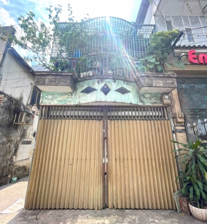 Vị trí đẹp - Nhà 1 lầu lô nhì Nguyễn Văn Linh, Phường Tân Thuận Tây, Quận 7