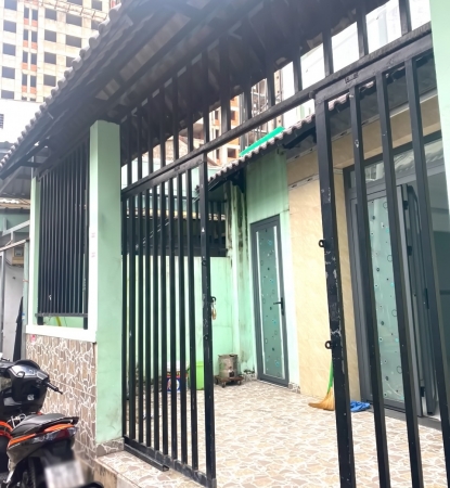Kẹt tiền bán gấp nhà 1 lầu hẻm 1247 Huỳnh Tấn Phát, Phường Phú Thuận, Quận 7