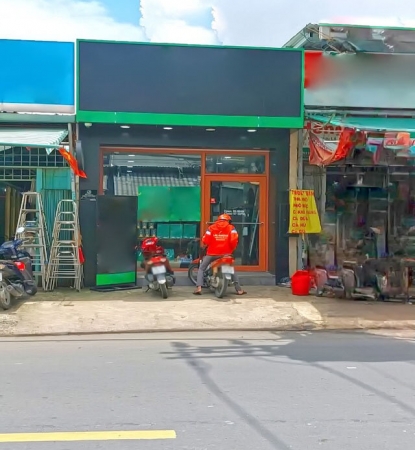 Vị trí kinh doanh sầm uất - Nhà cấp 4 mặt tiền Phạm Hữu Lầu, Quận 7