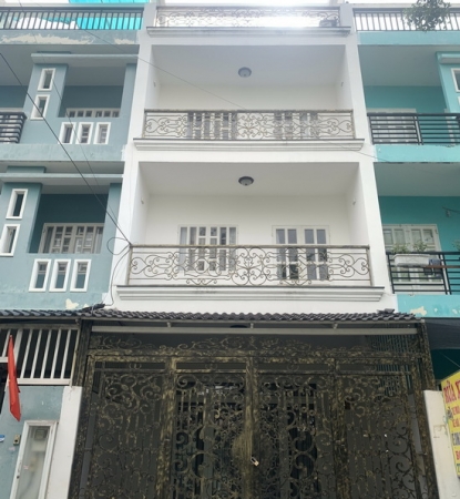 Nhà phố đẹp 2 lầu ST KDC Hoàn Cầu, Phường Bình Thuận, Quận 7