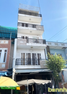 Nhà phố 3 lầu ST mặt tiền Nguyễn Văn Linh, Phường Tân Thuận Tây, Quận 7
