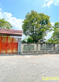 Cho thuê biệt thự sân vườn hẻm xe tải Nguyễn Văn Linh, Phường Bình Thuận, Quận 7