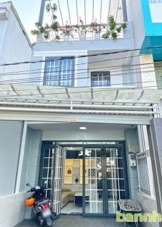 Nhà đẹp 2 lầu mặt tiền hẻm xe hơi Nguyễn Thị Thập, Phường Tân Phú, Quận 7
