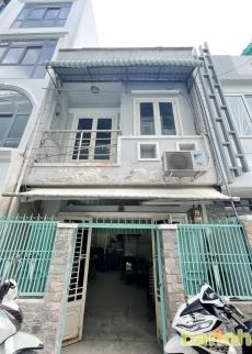 Kẹt tiền bán gấp nhà 1 lầu hẻm 8 Phú Thuận, Phường Tân Phú, Quận 7