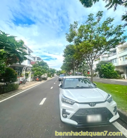 Biệt thự hầm 3 lầu view công viên KDC Jamona Golden Silk, Quận 7