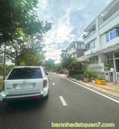 Biệt thự hầm 3 lầu view công viên KDC Jamona Golden Silk, Quận 7