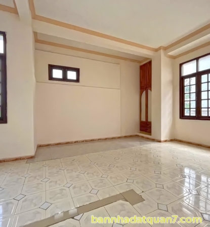 Biệt thự sân vườn 2 lầu hẻm xe tải Bùi Văn Ba, Tân Thuận Đông, Quận 7