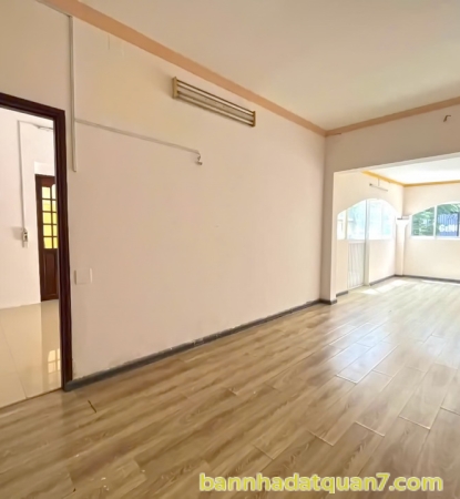 Biệt thự sân vườn 2 lầu hẻm xe tải Bùi Văn Ba, Tân Thuận Đông, Quận 7