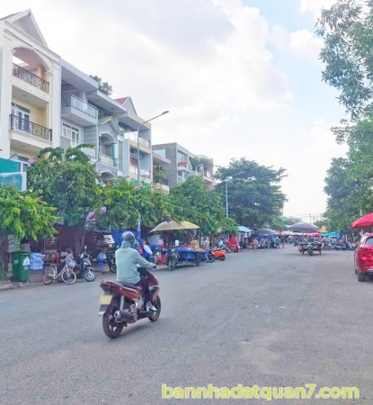 VỊ TRÍ CỰC ĐẸP - Lô đất 5x20m mặt tiền Đường 20m chợ Phú Thuận, Quận 7